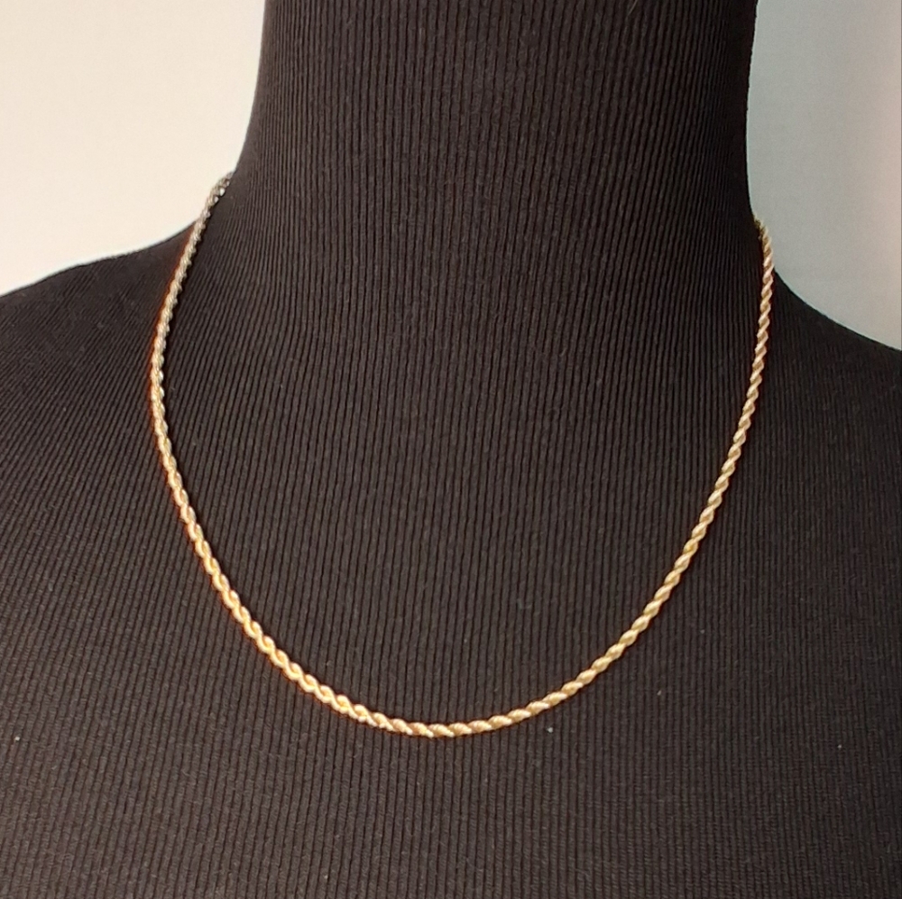 Elegant Gold Chain Necklace